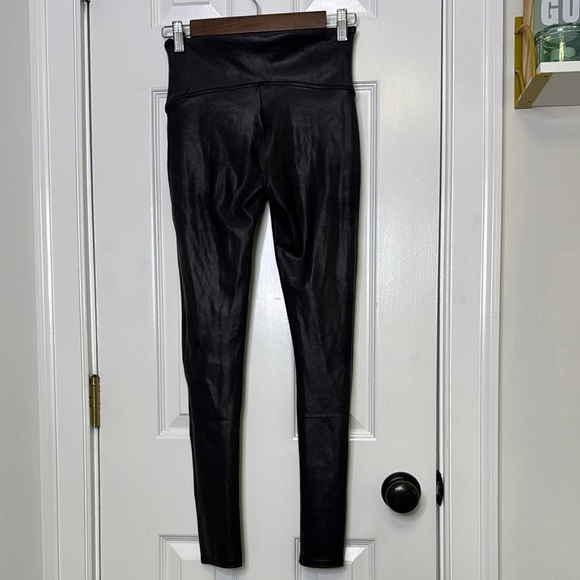 SPANX Black High-Waisted Leggings with Stretchy Fit - Picture 4 of 5